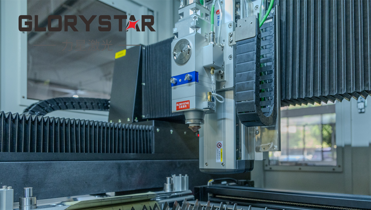 光纖激光切割機(jī)切割碳鋼時(shí)氣體的選擇，這幾點(diǎn)要記清楚！